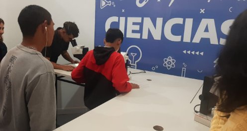 DIATFONTANA's tweet photo. En el día de ayer visitamos "Conectar LAB Chaco" en la ciudad de Fontana.  Un hermosa experiencia de aprendizaje y descubrimiento. Festejamos se posibiliten estos espacios en que lxs jóvenes se puedan encontrar con una manera diferente de aprender. https://t.co/Prgv1Qhudf