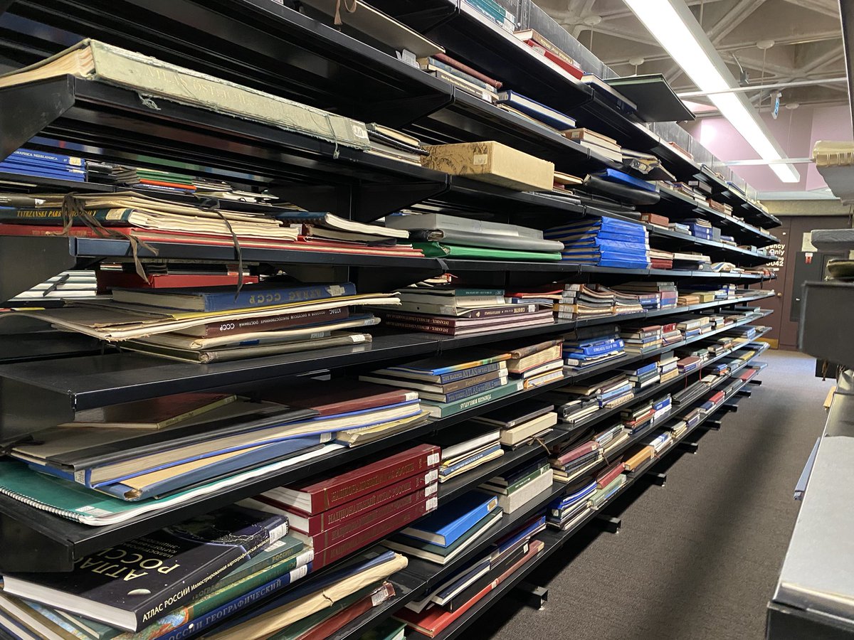 EmilyReisman's tweet photo. “Snuck” into Robarts Library today (last stop on a library-hop with the kid). 🐝-lined to my fave place. #mapnerd #planner https://t.co/YQV2Elsujm