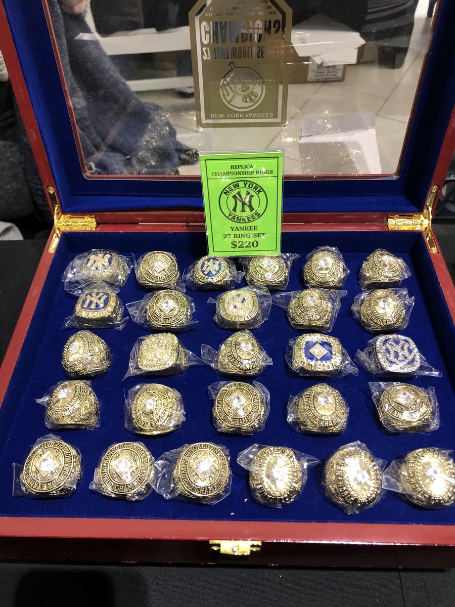 TheNYYBabe2's tweet photo. At AutographFest in NJ and this was too cool to not share https://t.co/NCnhmOgenQ