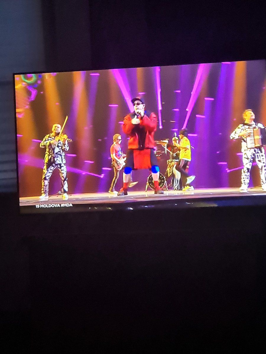 wee_caz_k's tweet photo. #Moldova never disappoint! #Eurovision https://t.co/erkEPtUWNU