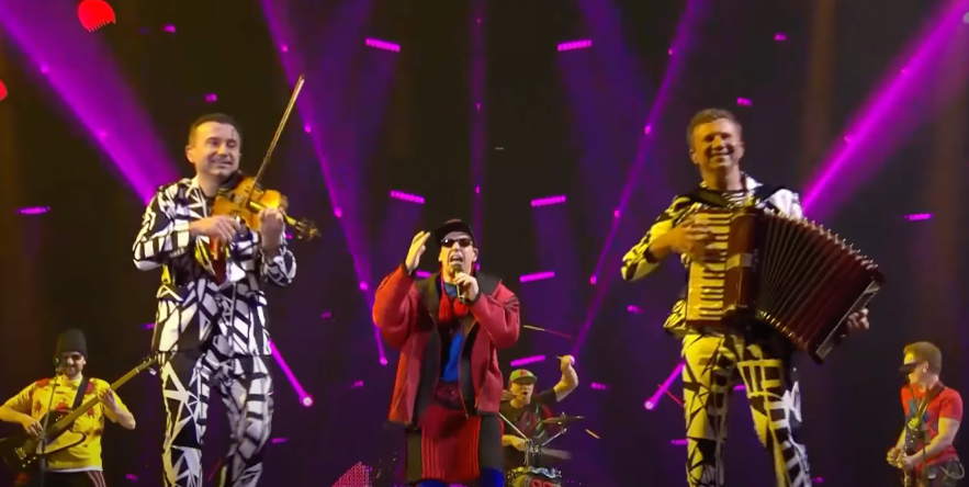 innocent's tweet photo. Anyone else finding these two on the violin and accordion absolutely adorable? They’re just having the best day. They’re so happy to be a part of it all.

#Eurovision https://t.co/hqMciYzLrT