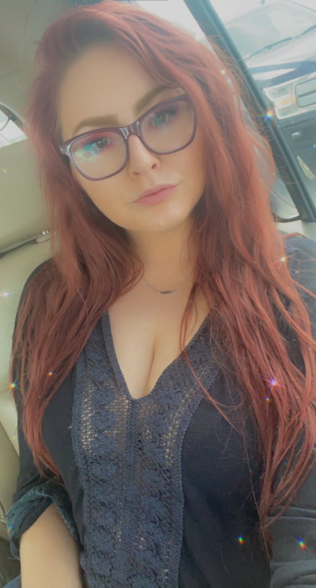 vPrincessNade's tweet photo. I’m back on #twitter 😈 https://t.co/Ic6Ezi6RSN