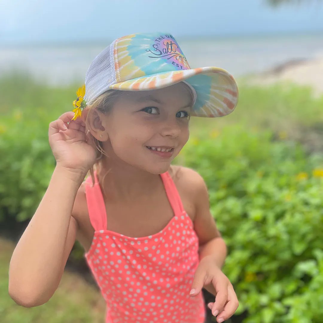 RealSaltLife's tweet photo. Beach days call for the proper attire and beautiful flowers 🏝 🌺 Team Member Amber Marie Lewis’ daughter loves spending days by the water. 🌊

#TeamSaltLife #SaltLifeGirls https://t.co/4EOJpRddv8