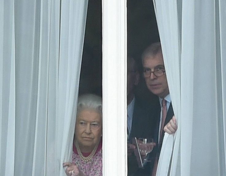 plinketyplink2's tweet photo. “Why are they booing mummy?”

“Get back in yer dirty little nonce.” https://t.co/eendFYl1hG