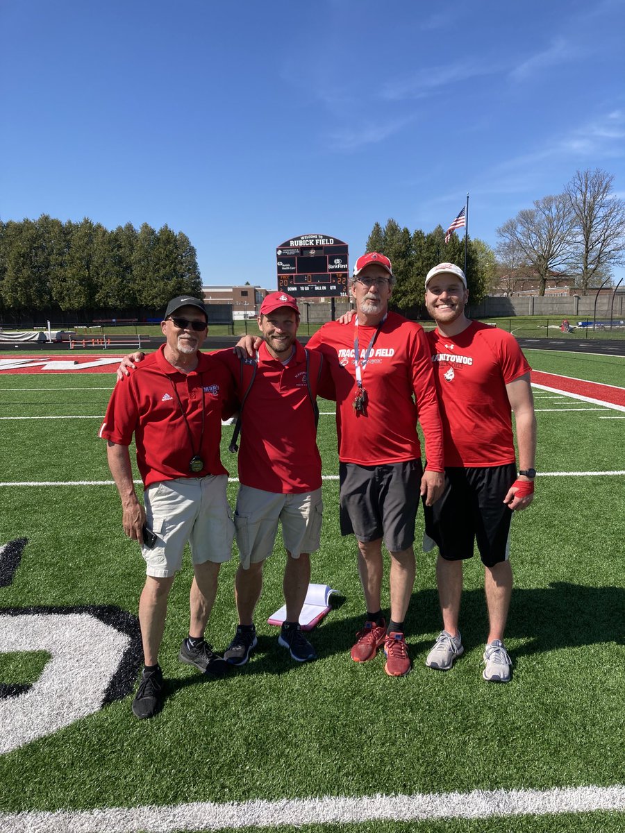 MantyShips's tweet photo. Coach Bubolz and the coaching staff of: Vance Higdon, Andrew Ziolkowski, and Don Fogltanz…great effort, great enthusiasm and GREAT FOR KIDS! #goships https://t.co/GYIIlvF2k4