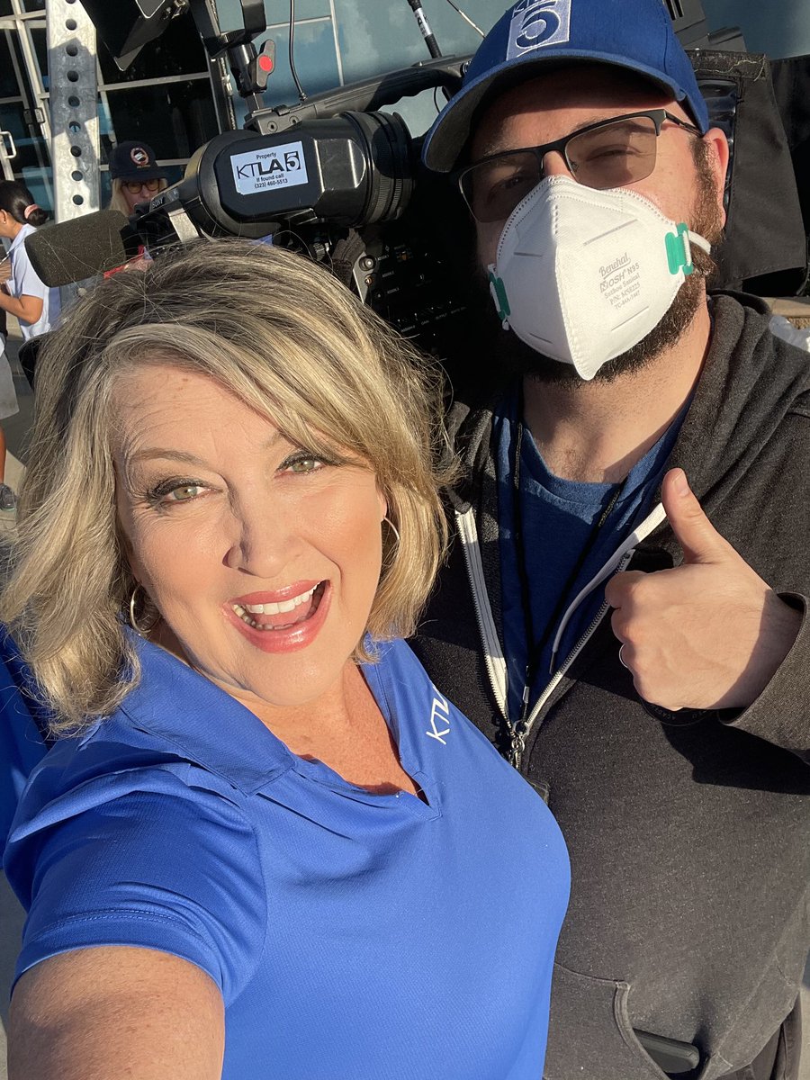 KTLAWeekendAM's tweet photo. Great day at @NALC_National’s annual #StampOutHunger Food Drive with @mendpoverty and @KTLA! Visit https://t.co/hPub8cUWyf for more information.
📸: @TheWendyBurch #KTLACommunity https://t.co/2xHtk9ZqBC