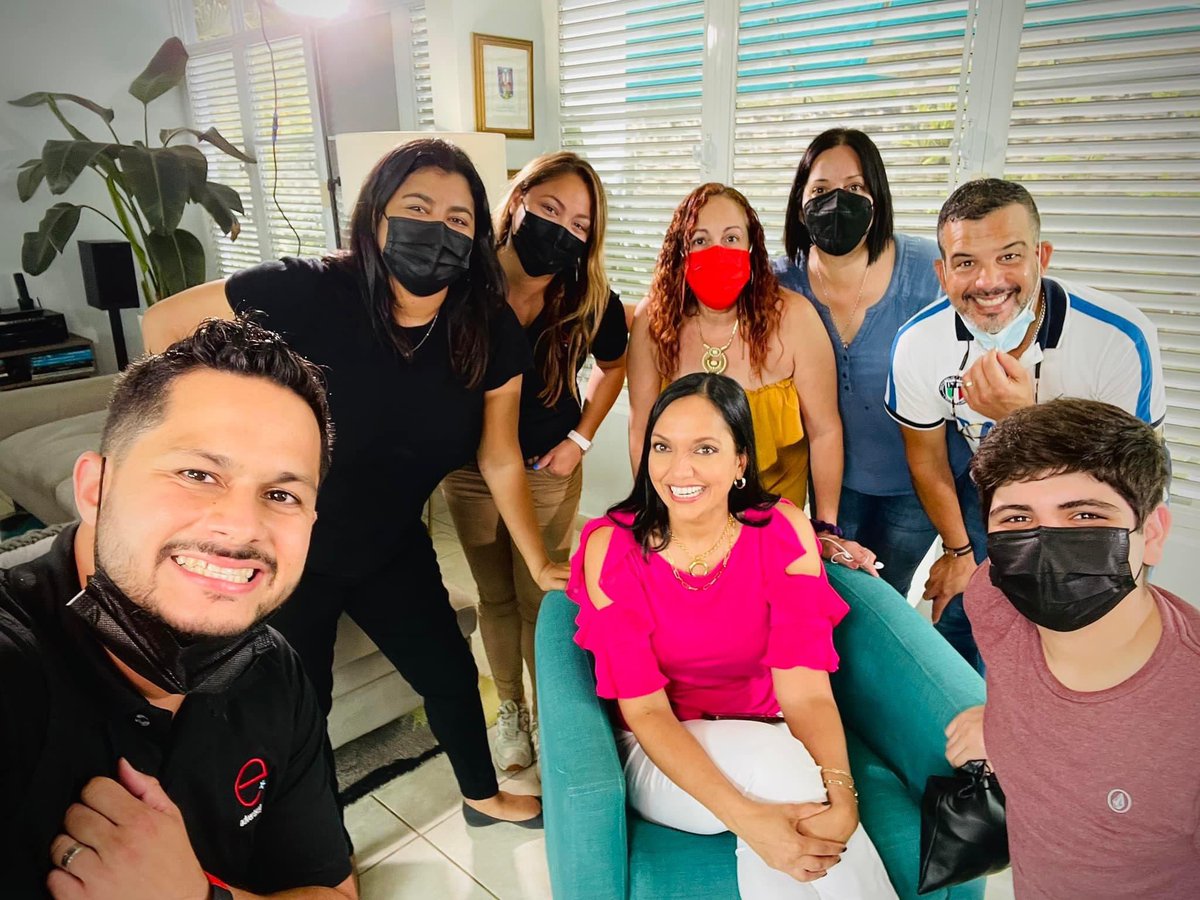 nsebazco's tweet photo. Gracias a la Fundación Maripili García por la oportunidad de llegar a pacientes con cáncer para que puedan recibir el apoyo necesario y tener una mejor calidad de vida. https://t.co/TcKnucX55A