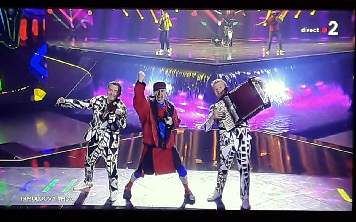 xflyee's tweet photo. Des gens prennent de la dr*gue alors que l'Eurovision existe 

#Eurovision #Eurovision2022 #ESC2022 https://t.co/CzqEfS0hmy