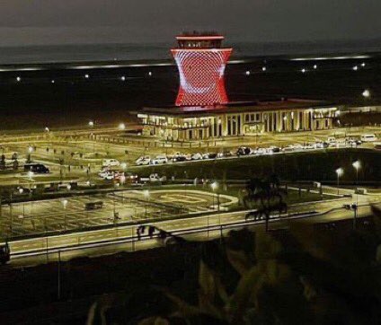 Dünyada denizin üstüne yapılmış 5 havalimanından 2'sini #RecepTayyipErdoğan yaptı. 

Havalimanı malesef yenmiyor(!) 

Ama vizyonunuzu genişletip şehire kattığı turizm, istihdam, ulaşım kolaylığı ve ekonomik geliri az düşünün anlarsınız belki.. 
#RizeArtvinHavalimanı