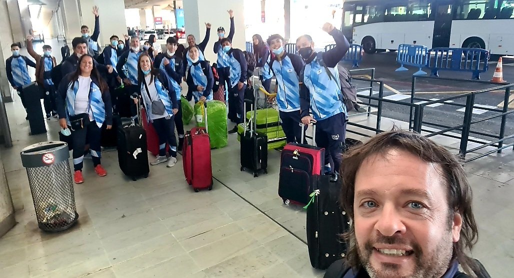 FADEarg's tweet photo. La @FADEarg llegó a 🇫🇷 para participar, por primera vez, de la #Gymnasiade2022 @ISFsports en la Ciudad de 👉 Normandía
🏸🏃‍♀️🥋🏓🏃.
Con mucha alegría y entusiasmo nos preparamos para vivenciar este gran encuentro🤩.
@lpetrynka @Leot14 @ines_arrondo @DeportesAR.
👉Somos FADE🇦🇷❤ https://t.co/tlFqRb4lJN