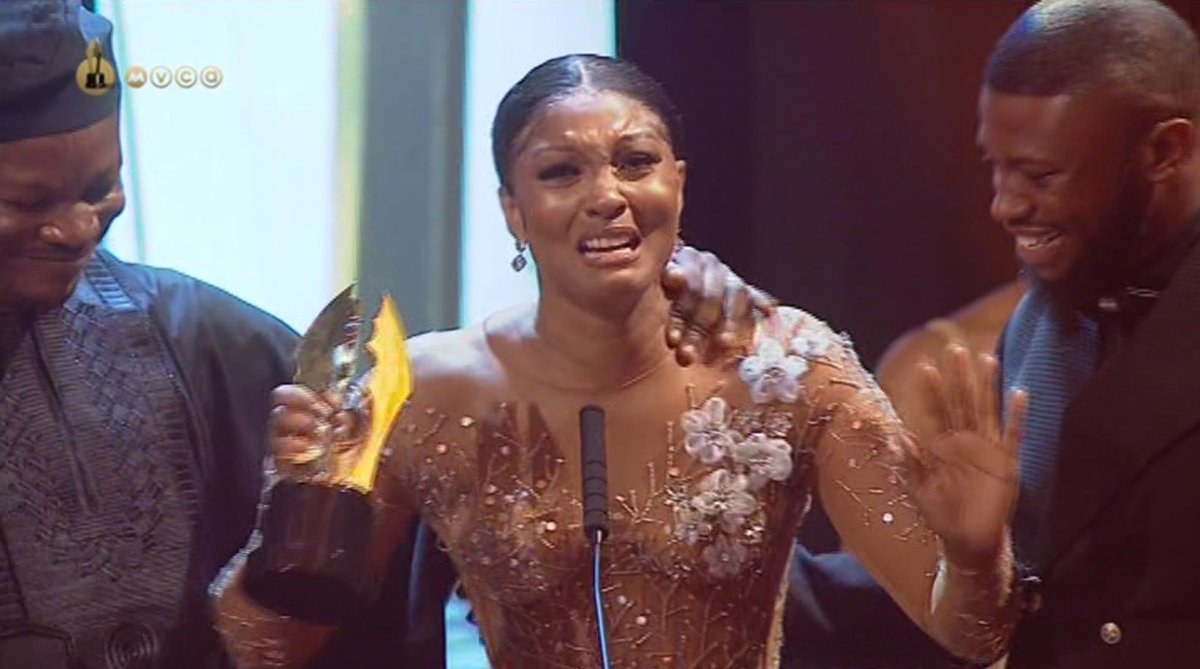 vickross109's tweet photo. So emotional! Congratulations 🎉 Osas on her first #Amvca2022 win Well deserved Pretty @OfficialOsas 🥰 #AMVCA8 https://t.co/0dNzmUxyyJ