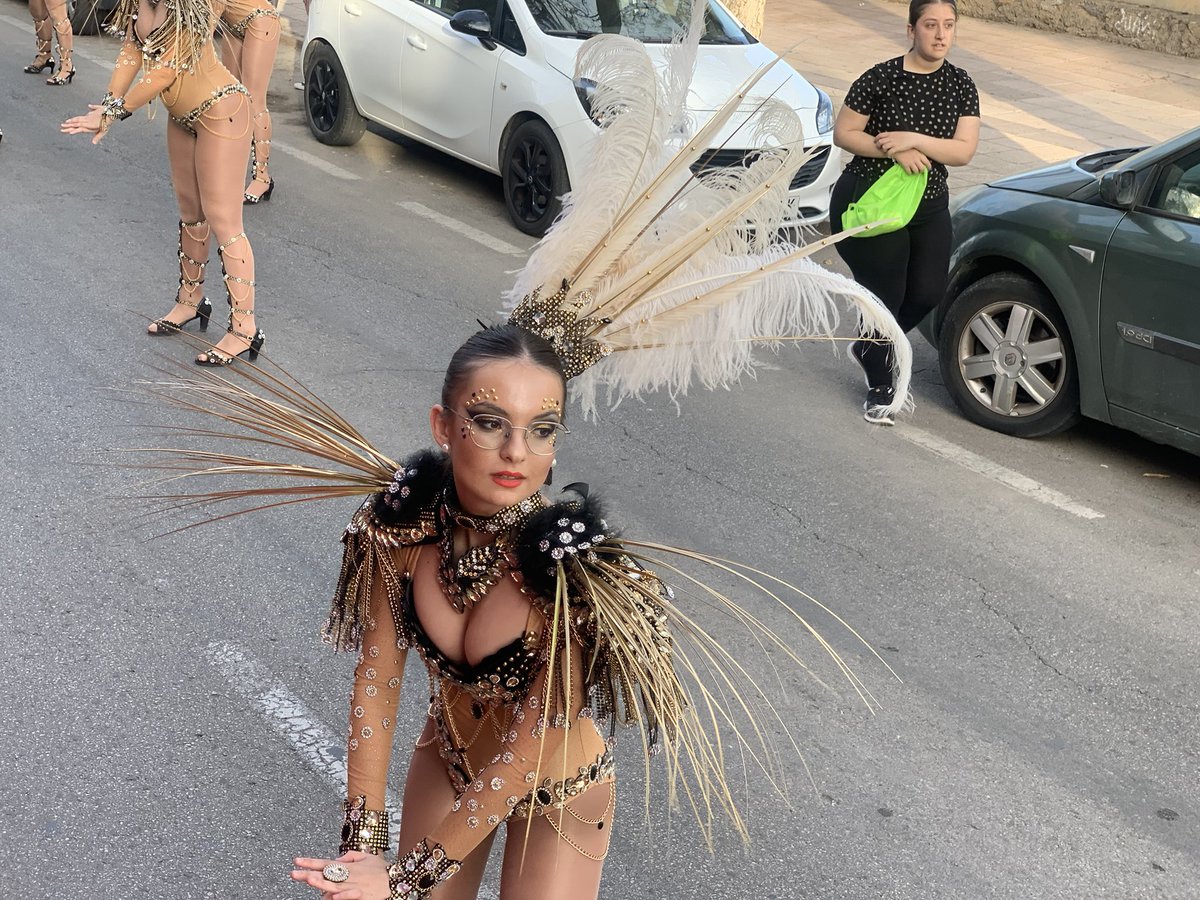 Rebeca_Murcia's tweet photo. Gracias por permitirme vivir con intensidad estas esperadas fiestas de Vistabella.
Ha sido realmente emocionante, ¡Gracias!
#Carrozas
#Vistabella🤍
#PregoneraOrgullosa
#TeSientoCerca https://t.co/lnjVWGF3Iq