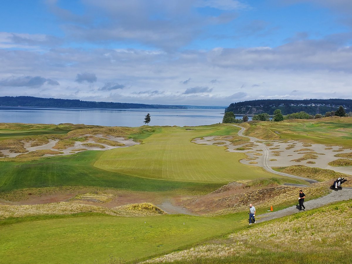 BucketListGolf's tweet photo. I don't post much but @MilesKISW motivated me to share what an awesome day it was at Chambers Bay! https://t.co/oXHlRSM6pj