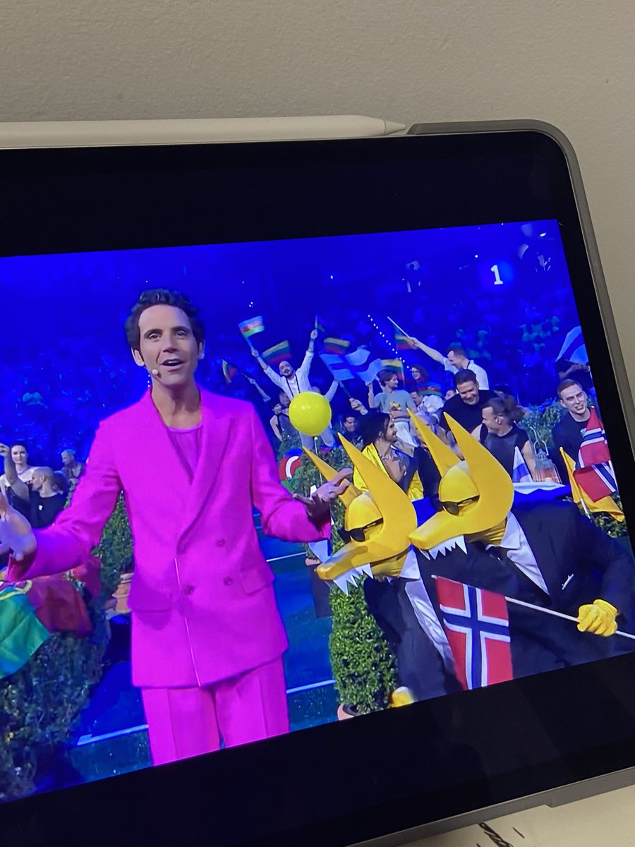 vicvm99's tweet photo. ES QUE YO ME PARTO CON ESTOS SEÑOROS. #Eurovision https://t.co/tPReDVLVUf