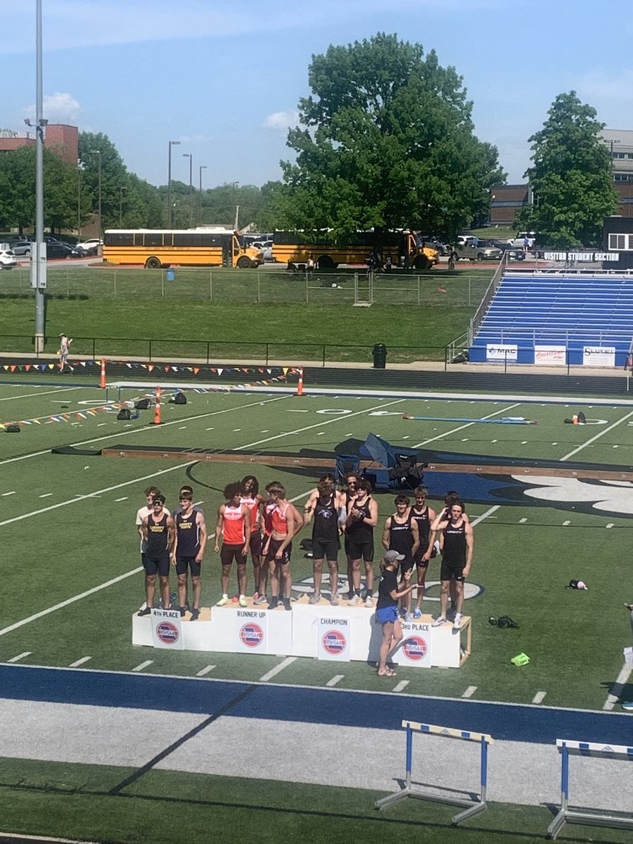 Boys 4x4 drops 4 seconds and takes 🥈 to qualify for sectionals <a href="/samuelhall04/">Samuel Hall</a> <a href="/GusJ8969/">Gus Jones</a> <a href="/willbushman1/">Will Bushman</a> Marcus Thomas