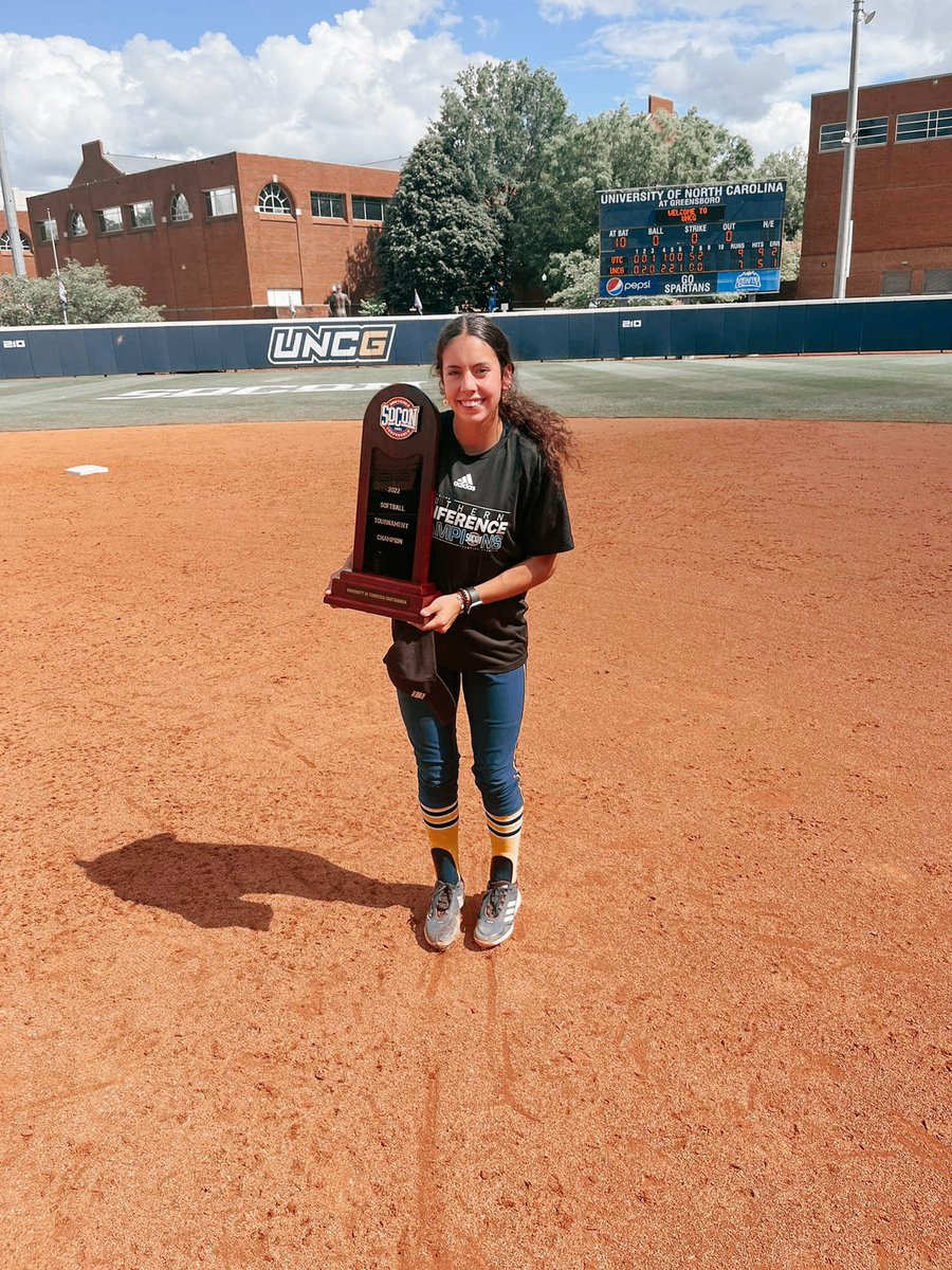 alyssalavdis's tweet photo. no better feeling 🤍🤍 @GoMocsSB https://t.co/iIGtE614Au