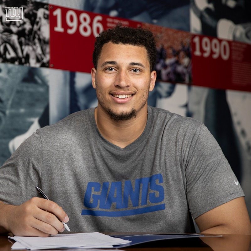 Giants's tweet photo. Now it's official 👏