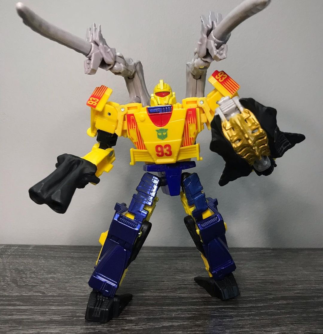 TransformersHQ1's tweet photo. Transformers Legacy G2 Leadfoot color prototype & new Fossilizer combiner head!
#Transformers #Leadfoot #Fossilizer #Hasbro https://t.co/v2QuyJjv8R