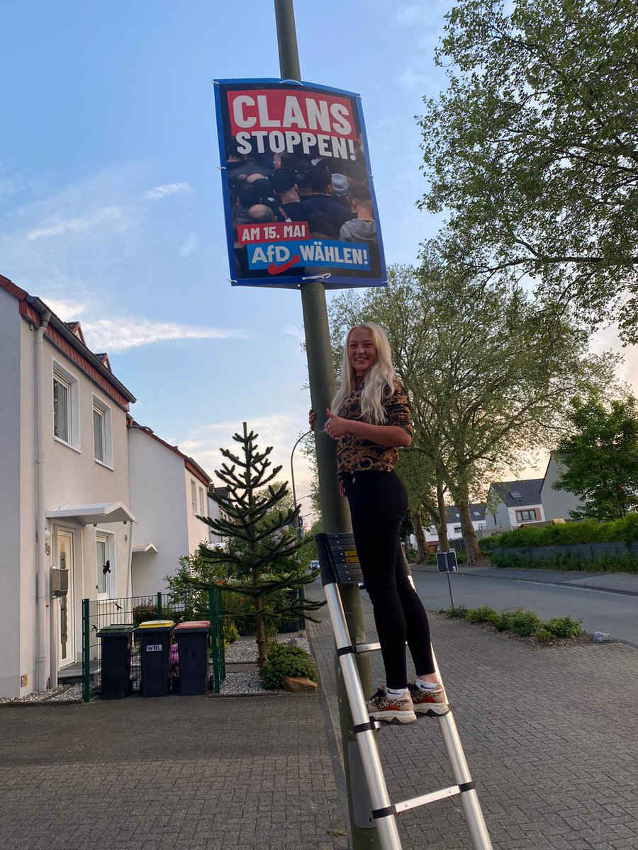 ++ Morgen ist es soweit: beide Stimmen für die #AfD ++

Auch an unserem letzten Infostand gab es viel Zuspruch. #NRW braucht eine starke Opposition im Landtag!📢
facebook.com/permalink.php?…

p.s. Danke für eure Unterstützung für die Aktion "#ClansStoppen!" #Lünen #AfDNRW #nrwwahl2022