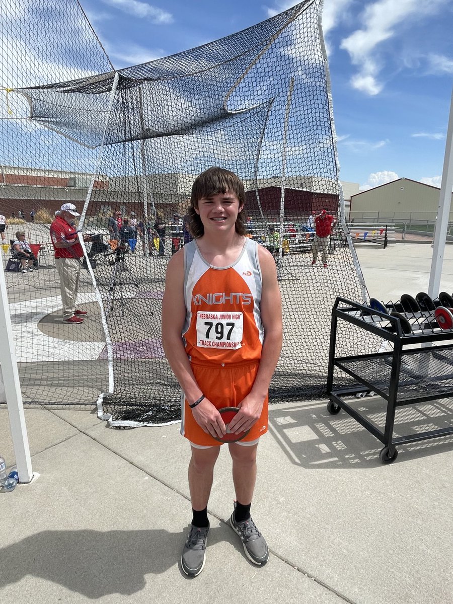 andersoj66's tweet photo. CLUTCH! Down 4 inches with one throw left, Brady unleashes a bomb (162’10) to claim the GOLD Medal. ⁦@OC_Knights⁩ https://t.co/L6TkYPuIaj