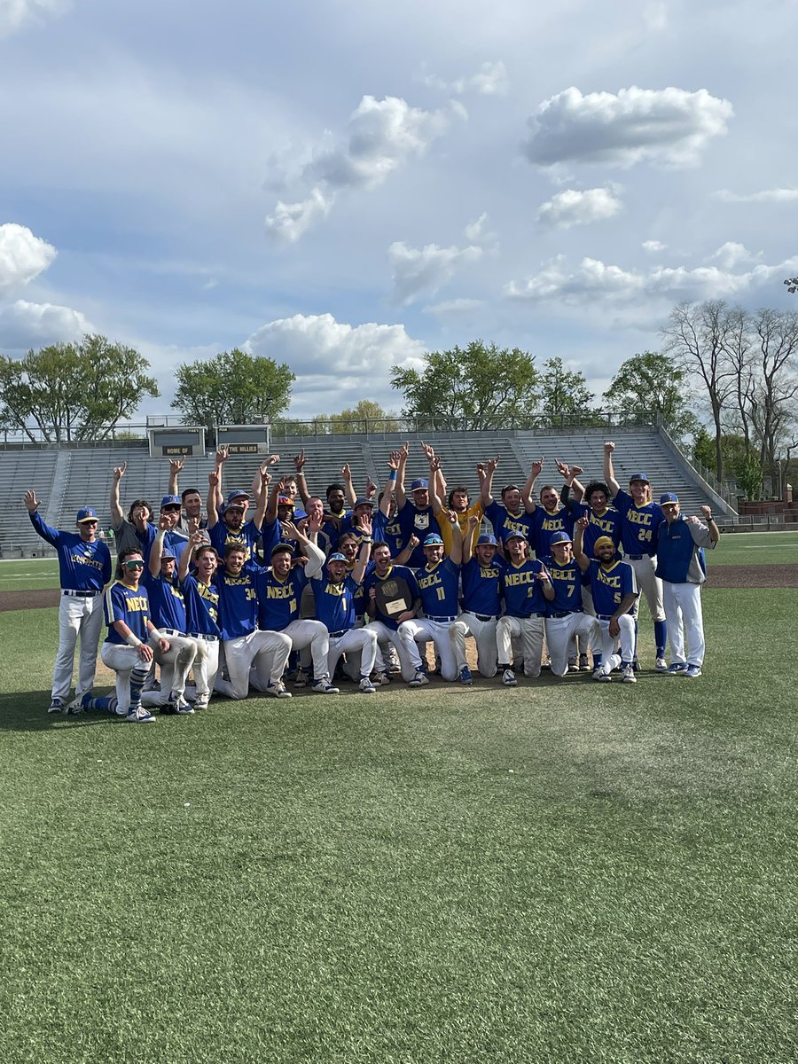 NECCKnightsAD's tweet photo. Hey @Patriots the @NorthernEssex Knights baseball team is going to the @NJCAABaseball World Series. Does Mr Kraft want to fly the team to Tennessee. @GilletteStadium @BurtTalksSports @RochieWBZ https://t.co/ShqOgdYtnK