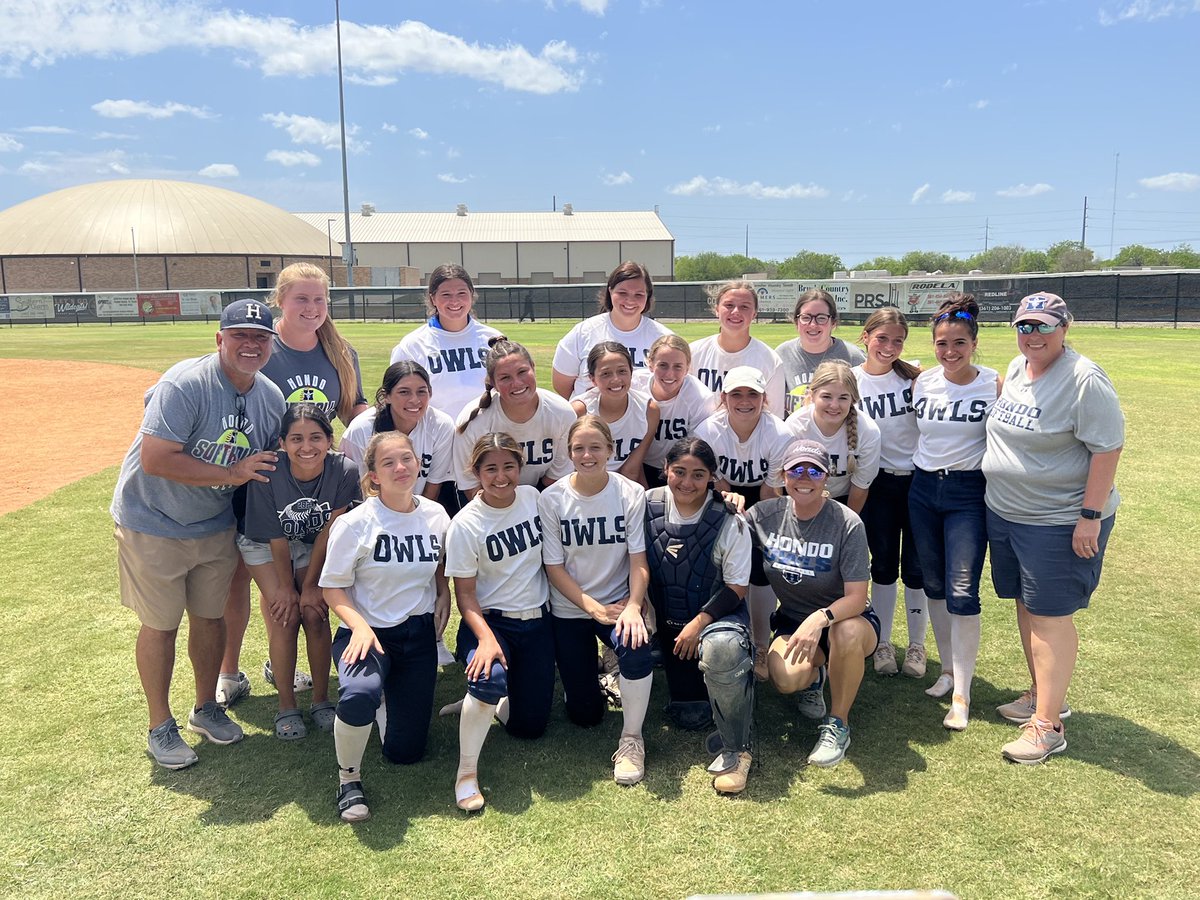 HondoSoftball's tweet photo. Not the way we wanted to end the season but the fight and heart was 110% We are so proud of you ladies!!💙🥎🦉 https://t.co/DbfVMHsEfI
