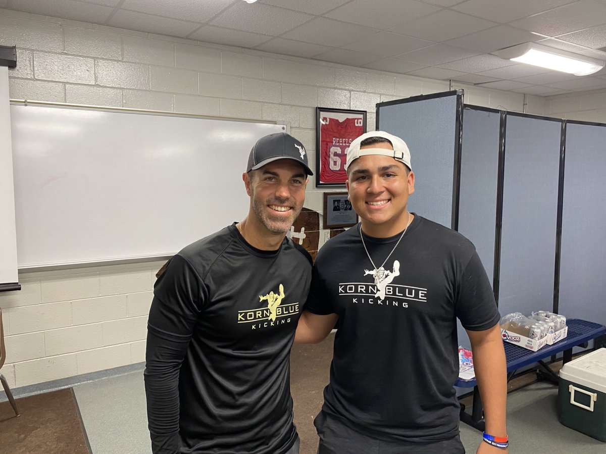 JoshuaGil_'s tweet photo. Thank you @KornblueKicking for the camp and instruction todayโ๏ธWon the punting comp today, placed 2nd in FG comp and had a 65+ yard KOโ๏ธ #allwaysworking #FAB50
@CMKicking @NickGatto https://t.co/s2KJDc5now