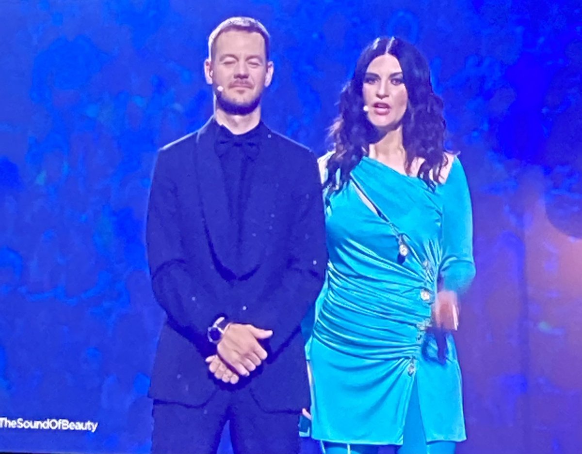aalessandrin's tweet photo. #Vogue : faites quelque chose ! #Eurovision https://t.co/XSeZm7auoM