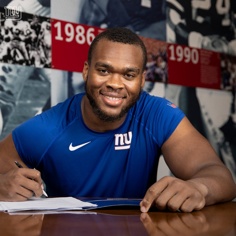 Giants's tweet photo. Now it's official 👏