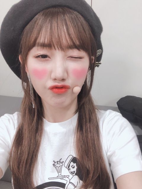hourchebul's tweet photo. ↳🌷#해윤 #haeyoon <3 
#체리블렛 #cherrybullet 
@cherrybullet https://t.co/bdLnE6MO5w