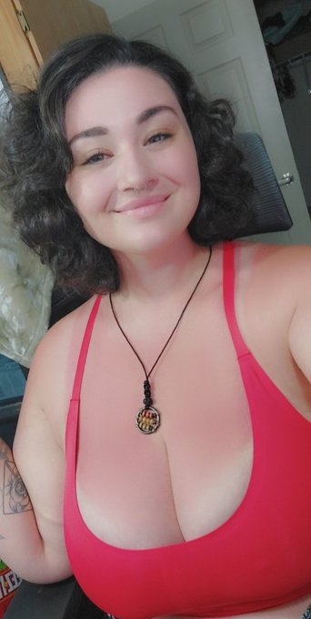 Super sunburned but online for only an hour! Come hangout ya perves https://t.co/OLX4lTUOUz https://t<a href="/tag/vegas"class="tags"><span>#vegas</span></a><a href="/tag/true"class="tags"><span>#true</span></a><a href="/tag/show"class="tags"><span>#show</span></a><a href="/tag/dream"class="tags"><span>#dream</span></a><a href="/tag/come"class="tags"><span>#come</span></a><a href="/tag/planethollywood"class="tags"><span>#planethollywood</span></a>