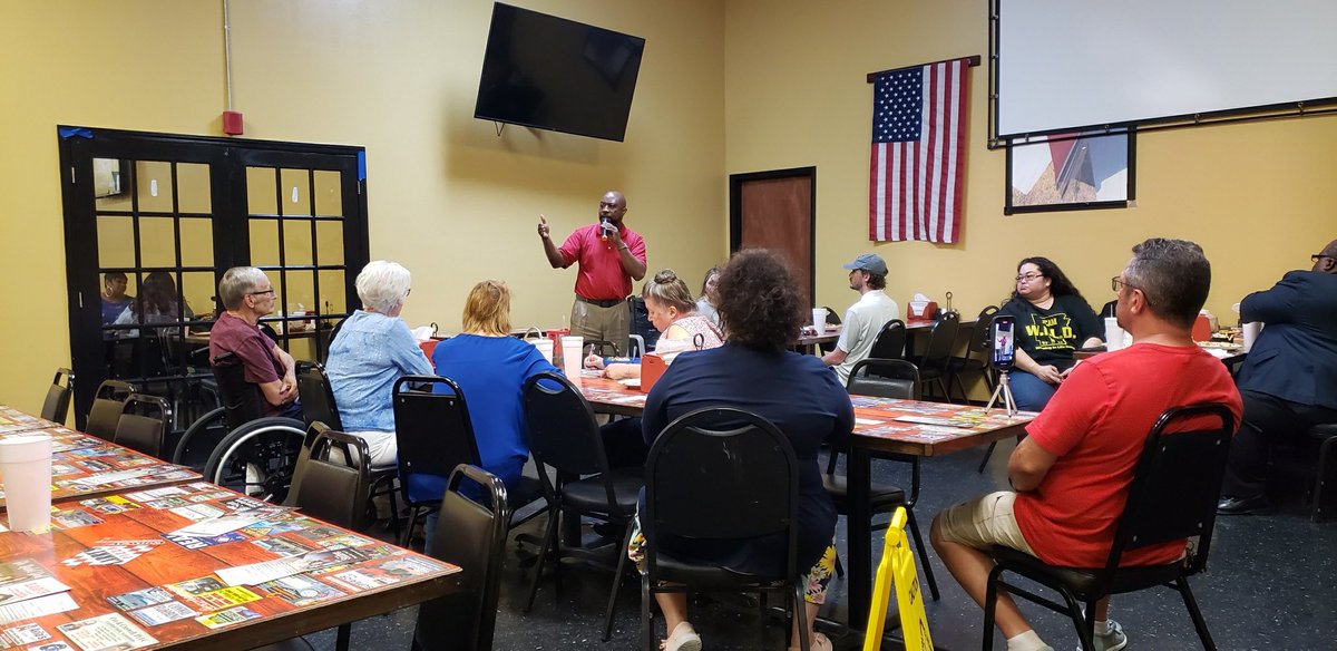 Leon4AG's tweet photo. Another busy day on the way to becoming the next Attorney General. Started in El Dorado speaking to the Union County Republican Committee at the VFW and ended in Conway speaking to a great group of Republicans. #rightchoicerightnow https://t.co/9tIZjCLoxi