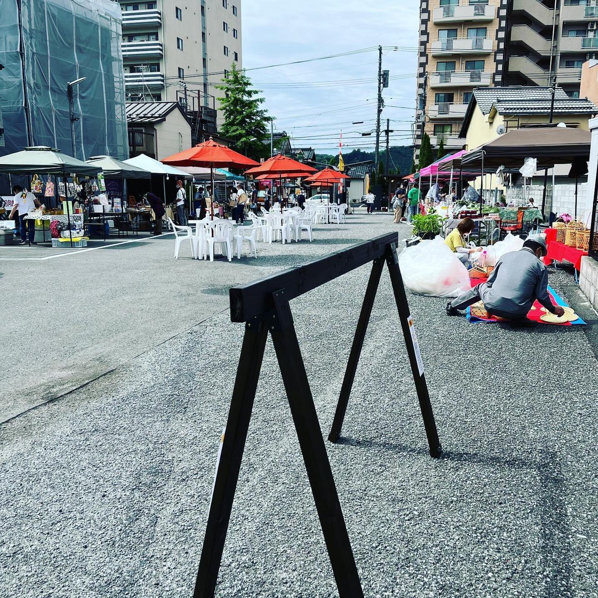 ome_marche's tweet photo. 本日のおうめマルシェから自転車スタンドを設置しています🚴
早速ご利用いただいております☺️！
サイクリングをされる方は是非お気軽にお使いください✨✨ https://t.co/FYqOBv45Dk