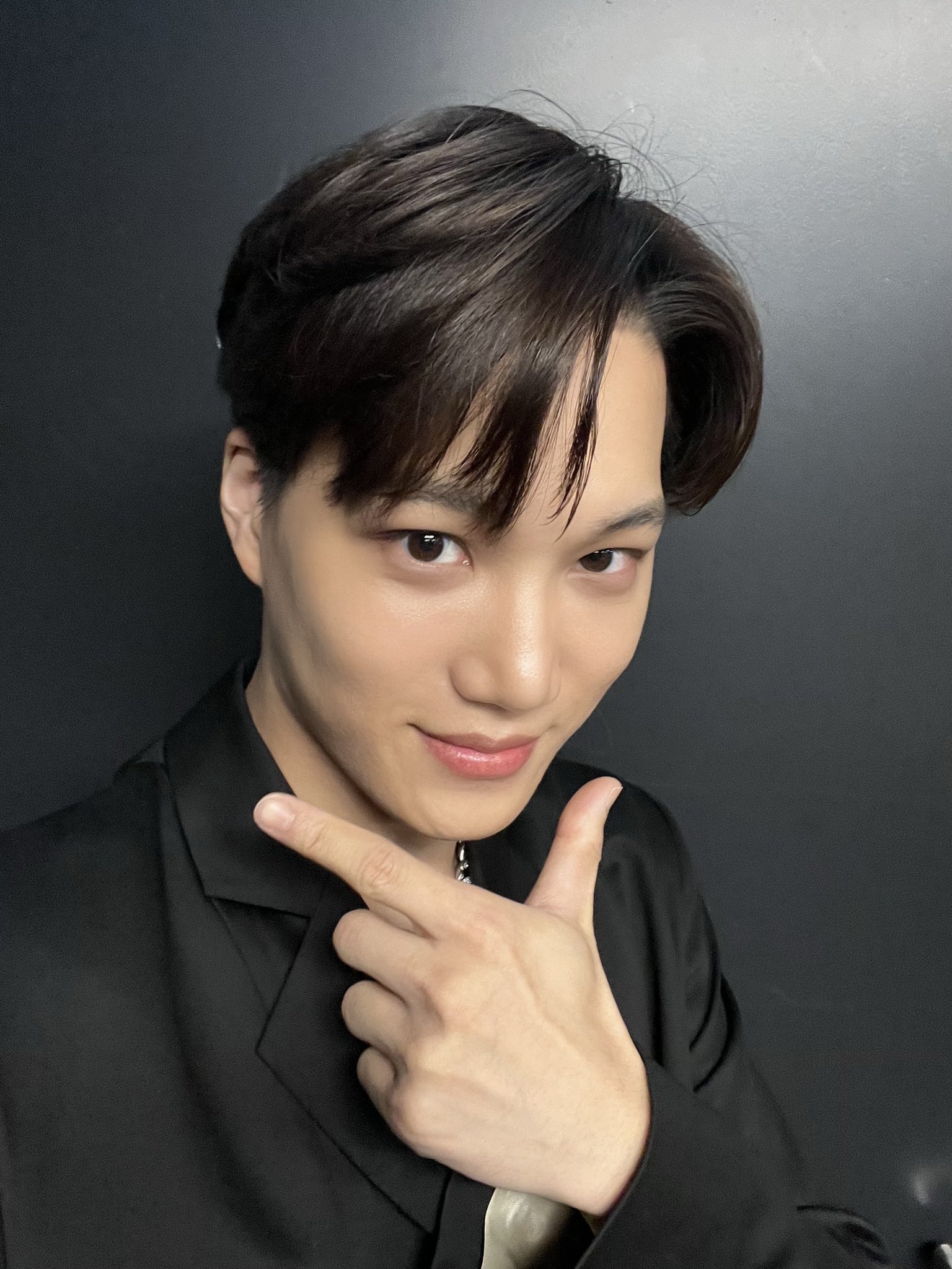 EXO GLOBAL on X: [OFFICIAL] 220515 #EXO Instagram Update with #KAI:  🐻👉🏻✨ t.coxUX2FsrYSd #KAIatKpopFlexDay1 #엑소 @weareoneEXO  t.conFfnCw3pJk  X