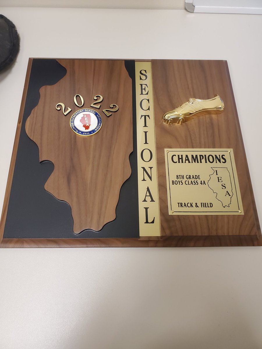 allenaubrey05's tweet photo. Congratulations to our 8th grade boys' track and field student athletes on winning the sectional!! A second congratulations to our state qualifiers! Good luck at state! #stateparade #joyfuljourney @GalltKelley @TJakowitsch @D95SocialMedia @JoelAlvsocial95 @kerryaconrad https://t.co/9qmmz7xbuR