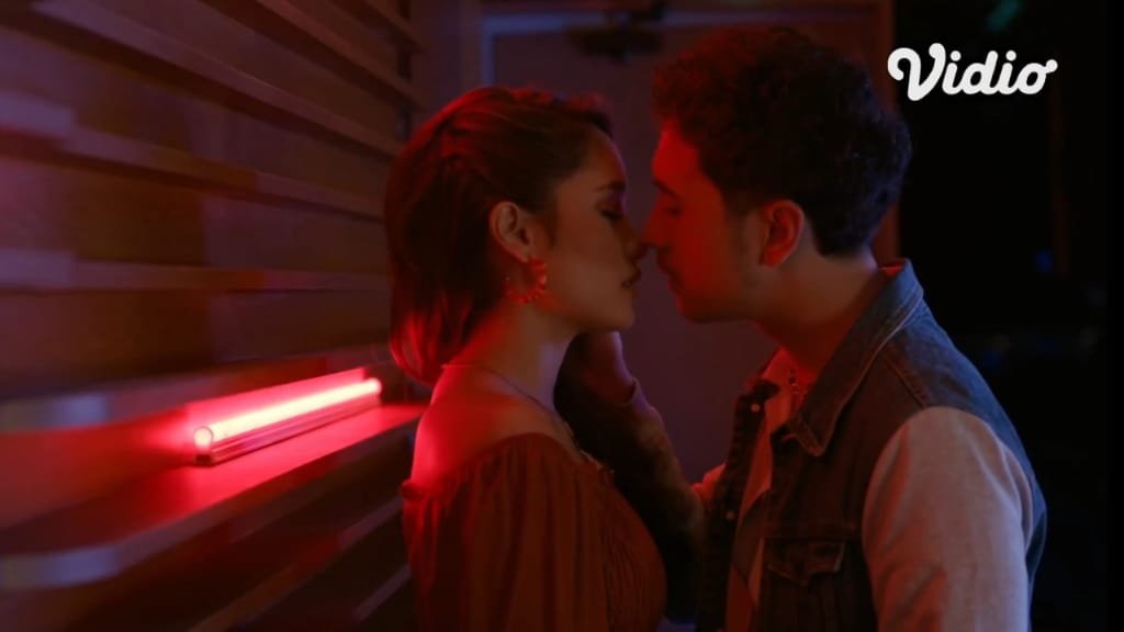 Greget banget sm Cinta Laura, feel nya tu berasaaaa banget. Keren maksimal udah, gak ragu buat nonton #DanielAndNicolette di apk <a href="/vidio/">Vidio</a> asli keren parah!!!