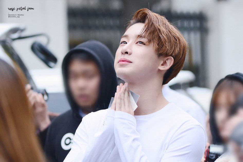 WeneeGermany2's tweet photo. No matter what happens, I just hope and wish that Wonho has every opportunity to advance in his career. That he can grow &amp; get what he deserves. He works so hard, does everything with heart &amp; soul &amp; therefore deserves only the best. I hope this company learns to appreciate him 🙏 https://t.co/TbUzHjTe2O