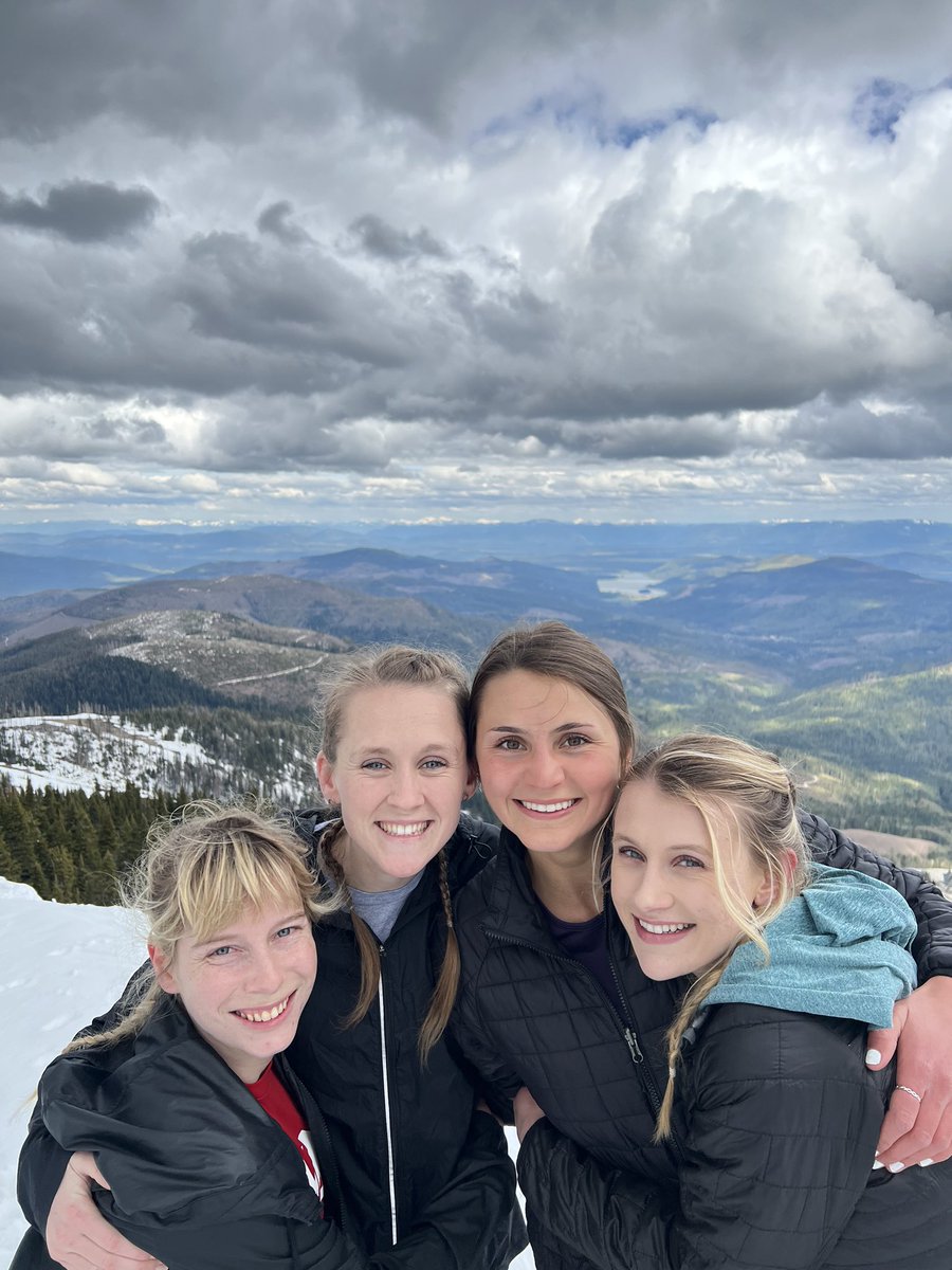 jess_skopec's tweet photo. When I pointed at a mountain covered in snow and said “let’s hike that one” it was a joke. Why was I surprised the next day when we hiked the mountain. https://t.co/Gqf3qPG0rs