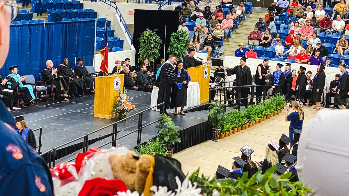angelinacollege's tweet photo. In today's graduation ceremonies, emotions ran high for graduates, family, faculty and staff. It's never easy to say goodbye to our students, but we wish you all the best! #ACGrad #RoadrunnerForLife https://t.co/PxFoGMZub1