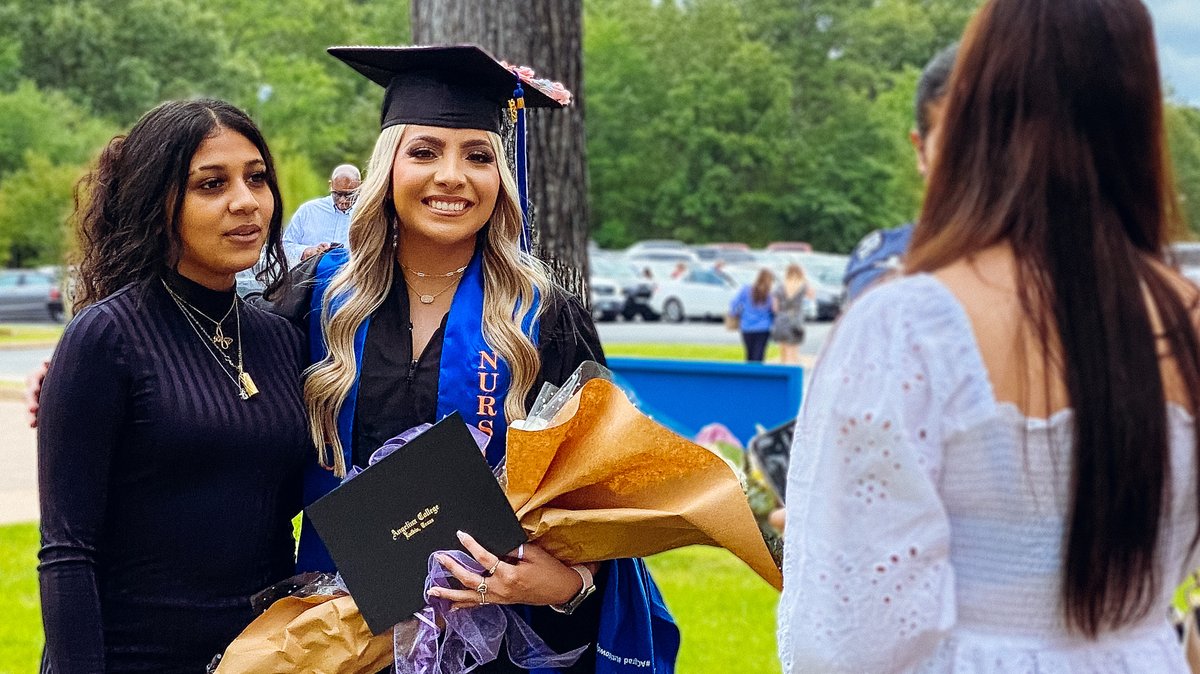 angelinacollege's tweet photo. In today's graduation ceremonies, emotions ran high for graduates, family, faculty and staff. It's never easy to say goodbye to our students, but we wish you all the best! #ACGrad #RoadrunnerForLife https://t.co/PxFoGMZub1