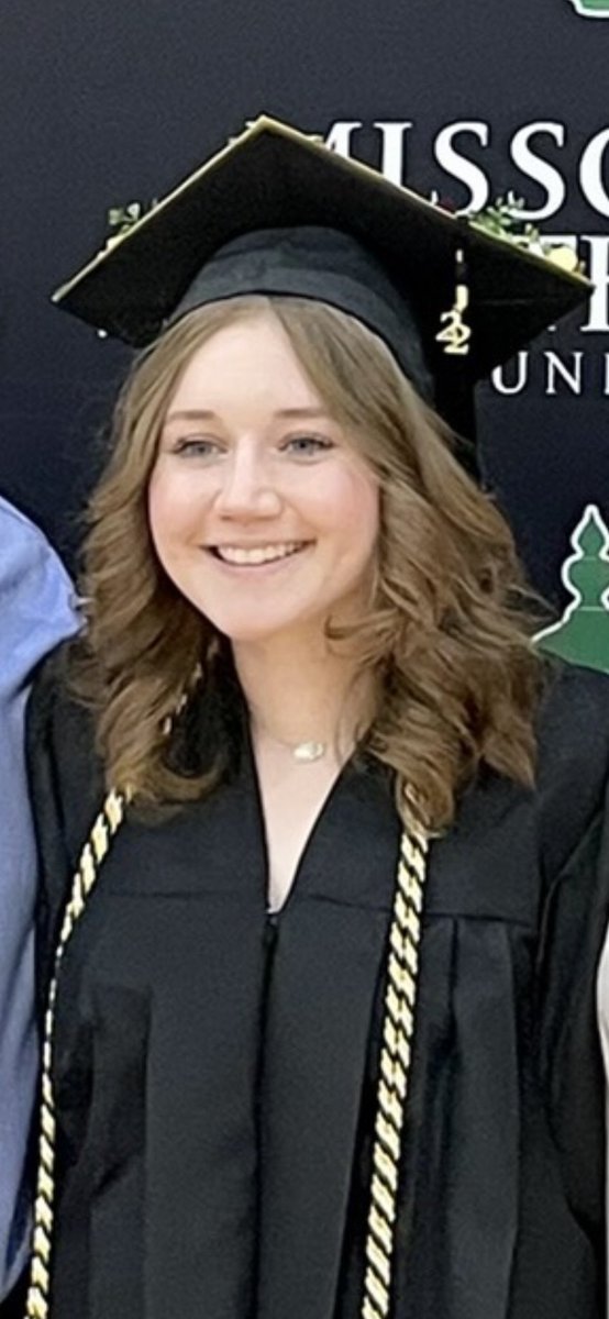 Kallan123Kim's tweet photo. So proud of this girl! She is full of grit and determination. Accelerated Med Program at MSSU complete in
3 short years. Summa Cum Laude. Perfect 4.0!!! Starts Med School in July. #onesmartcookie #wow https://t.co/zsDQJmUFIw