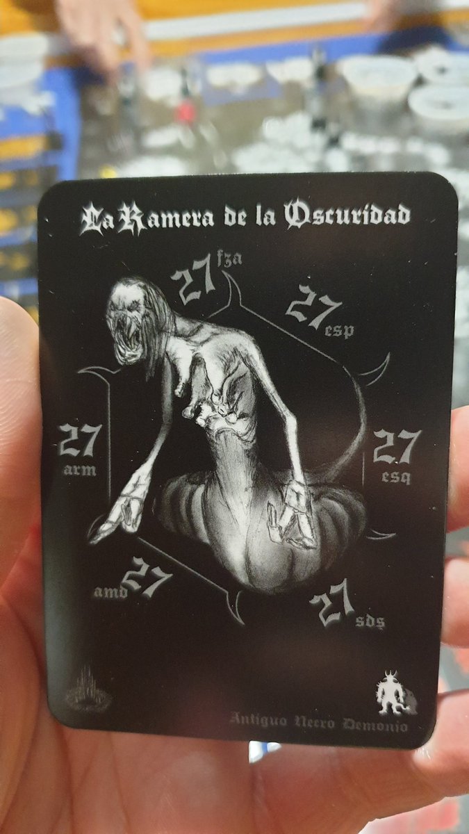 dweller_13's tweet photo. Cuatro que ibamos a ser grandes nigromantes y la ramera de la oscuridad nos ha puesto marcando...#CaveEvil https://t.co/FBMGND3X0J