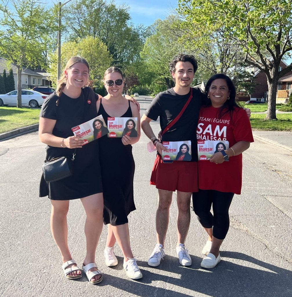 _JordanVecchio's tweet photo. We ended a great day of door-knocking with @sambhalesar! 

The energy in this community is amazing; with a fantastic candidate like Sam, I know that we can turn #OttawaWestNepean red once again! 

#GoKnockDoors #OLPAction #onpoli https://t.co/MbZl7kXE5Y