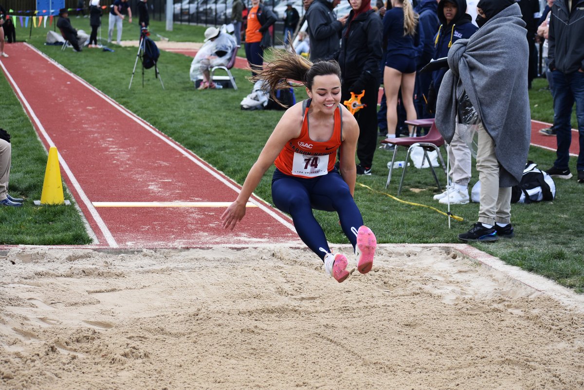 CN_Eagles's tweet photo. A pair of event wins by @45_houdini and @Oreviscoj along with a phenomenal performance by @SydneyMcCarty23 close out the regular season for @CN_Track 

📰 https://t.co/mB0uUW1xYy https://t.co/1cUxsMtJWO