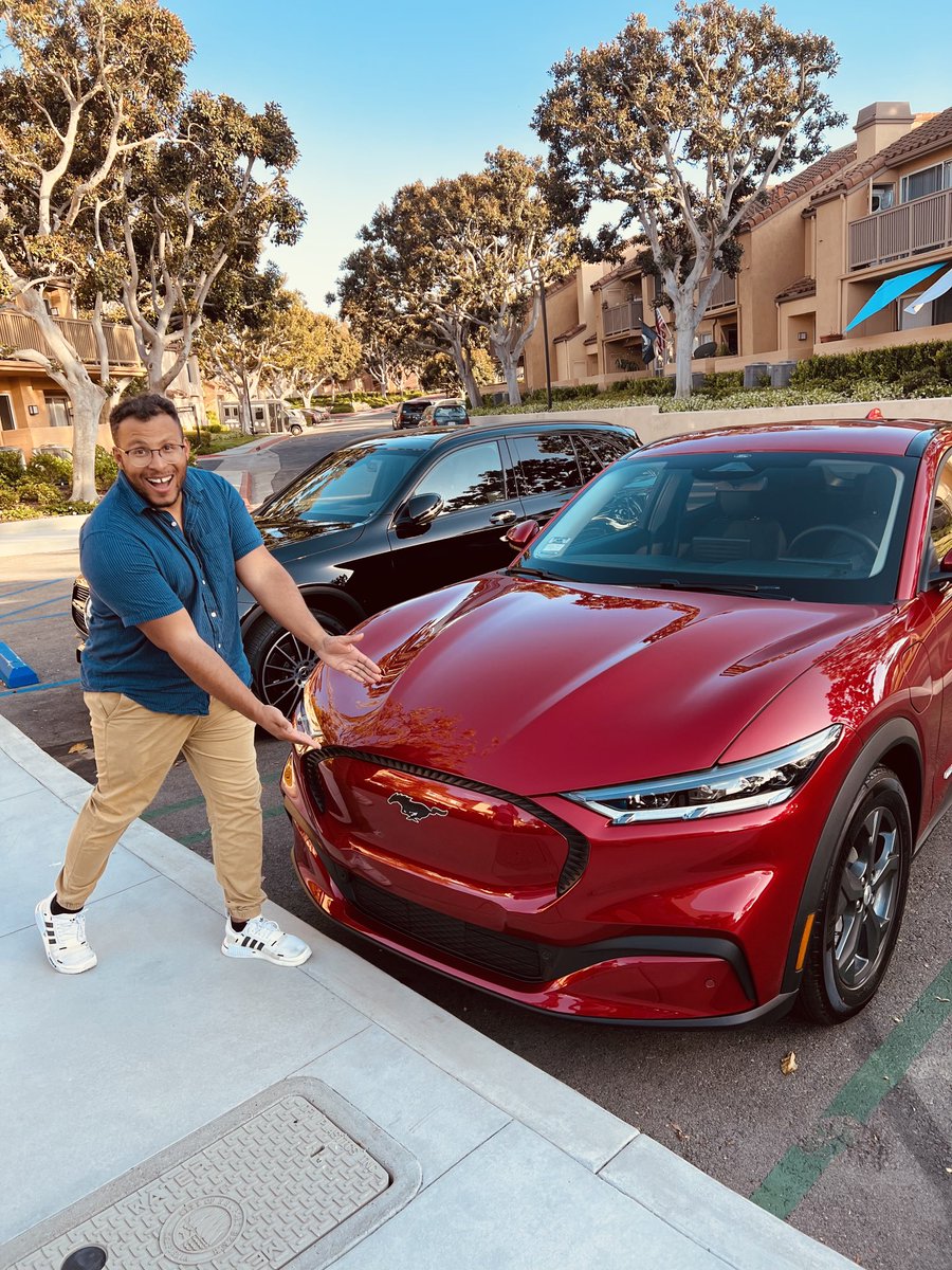 Fanajuan58's tweet photo. Made the jump to electric to help my commute into LA. 🐎

#mustang #mache https://t.co/XvLseZbfR5
