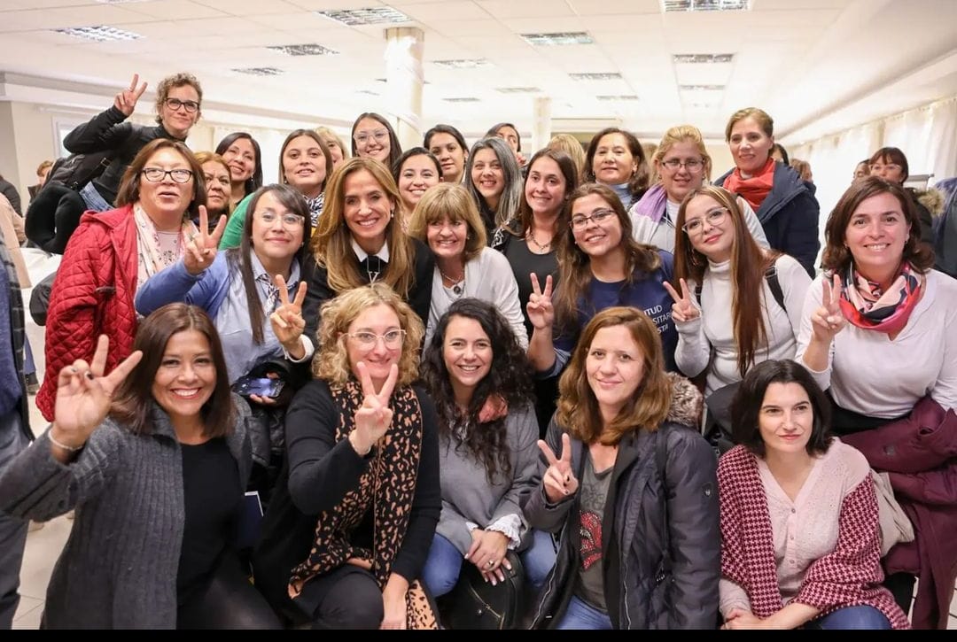 oficial_popular's tweet photo. En el día de hoy participamos de una hermosa Jornada de Militancia, junto a Compañeras comprometidas, abrazando las banderas de la Justicia social. 
“ La Mujer en la gestión y en la Política” ✨💜 https://t.co/VbUW6xkbK8