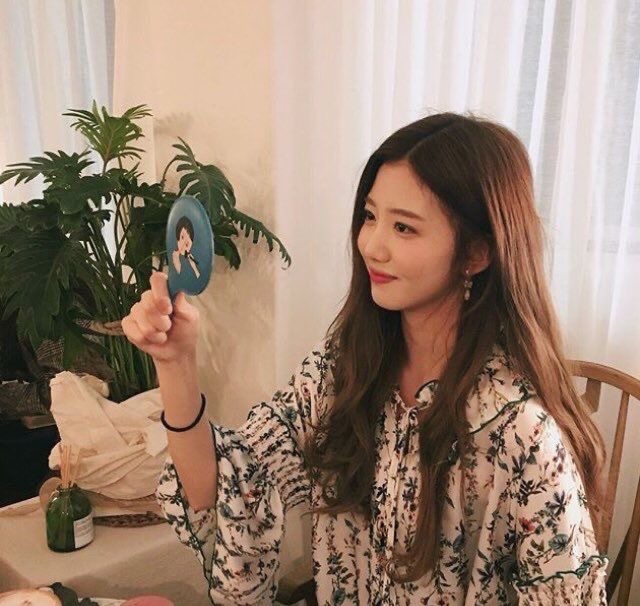 hourchebul's tweet photo. ↳🌷#유주 #yuju <3 
#체리블렛 #cherrybullet 
@cherrybullet https://t.co/FtF8CYbw1a