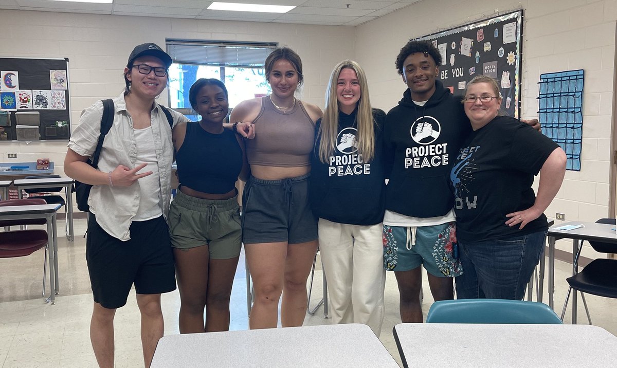 MsBoyntonSCN's tweet photo. Project Dance, Project Peace senior celebration, and senior movie night- it truly was a great day to be a North Star! Thanks to my @SCNProjectPeace seniors for the lovely gifts- proud of all you accomplished and excited to see where we go from here! https://t.co/3cKJbaGzpG