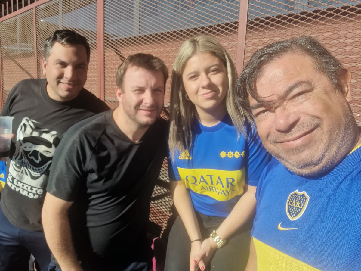 ferchu017's tweet photo. Siempre estaremos a t lado @BocaJrsOficial queridooo!!! BOCA es su gente, @camartinezok @Volpini_Mariano @cajvic @ArielhernanMui1 #Herni #Fede
Vamooossss por otra final más!! Aguante Bocaaa lpm!!!! https://t.co/KxODw39YrH