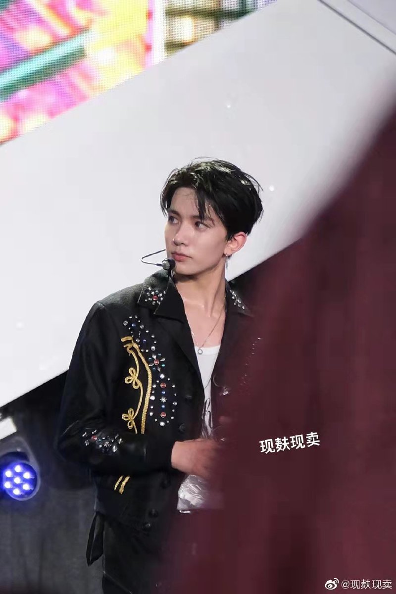 f6vers's tweet image. the most stunning 💝